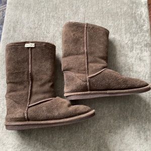 Bearpaw boots